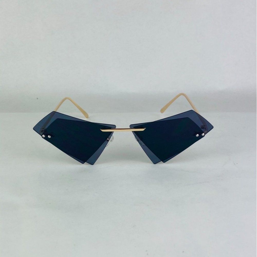 COPY - COPY - COPY - black lens diamond shape sunglasses
